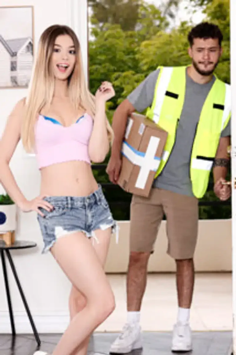 Antojos-de-creampie-de-lesbianas-Molly-Little