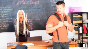 Bridgette B - Roba tus bragas de profesora y te follará