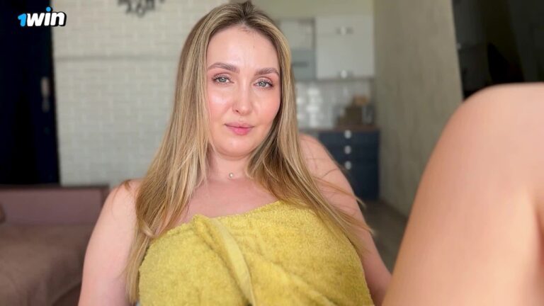 Alina Rai - OH, NO, NO! ¡No es un CLÍTORIS! Madrastra le dice a su hijastro sobre la estructura del coño