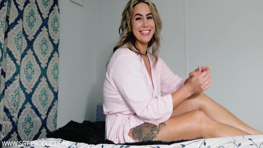 Misty Meaner - Compartiendo la cama con mi ardiente madrastra sub