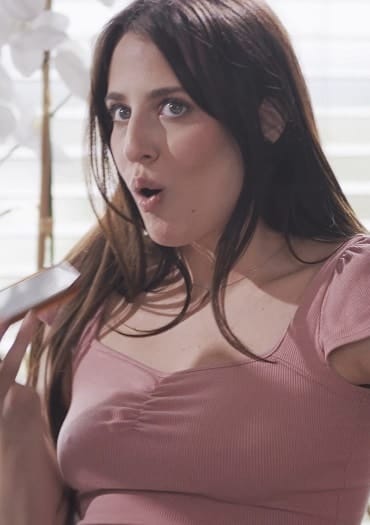 Viendo porno con Aubree – Aubree Valentine